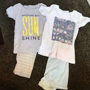 2 sets of Old navy 3t pjs